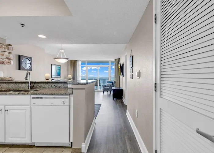 Breathtaking 2Br Condo W Floor-To-Ceiling Windows Overlooking Ocean